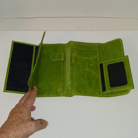 Original Leather Trifold Wallet EUC - Picture 3 of 11